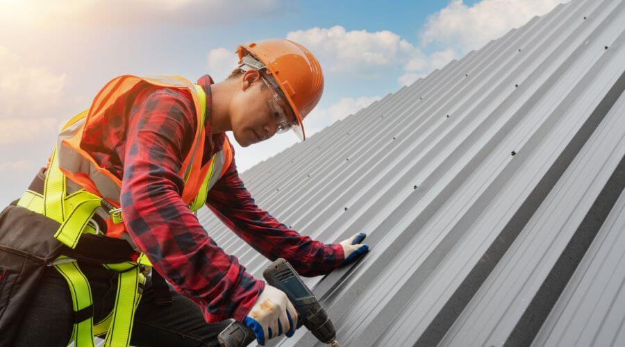 Professional gutter cleaning in Oakfield, GA